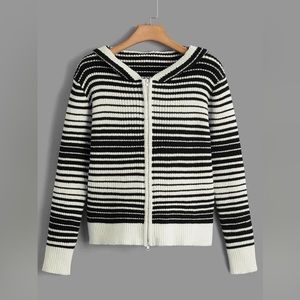 🆕 Striped Pattern Zip Up Hooded Cardigan 🖤🤍